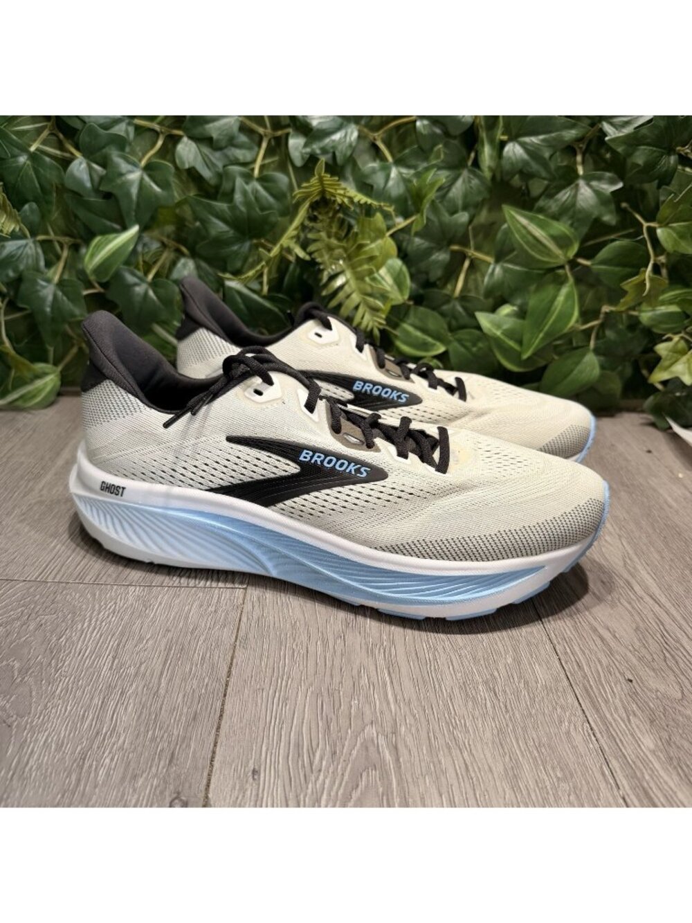 Brooks Men’s Ghost 18 Running Sneaker Color White/black /open Air Size 9.5